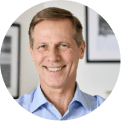 Michael Warren is a professional writer in Economics